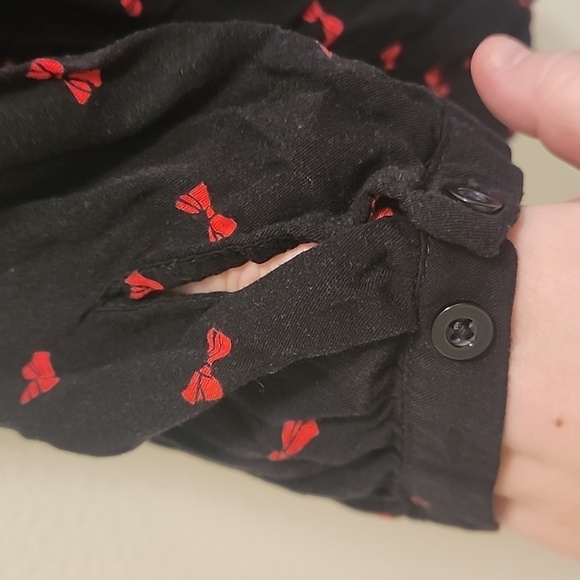 Torrid Twill Tie Neck Peasant Top sz 3 (22-24) - Picture 15 of 16